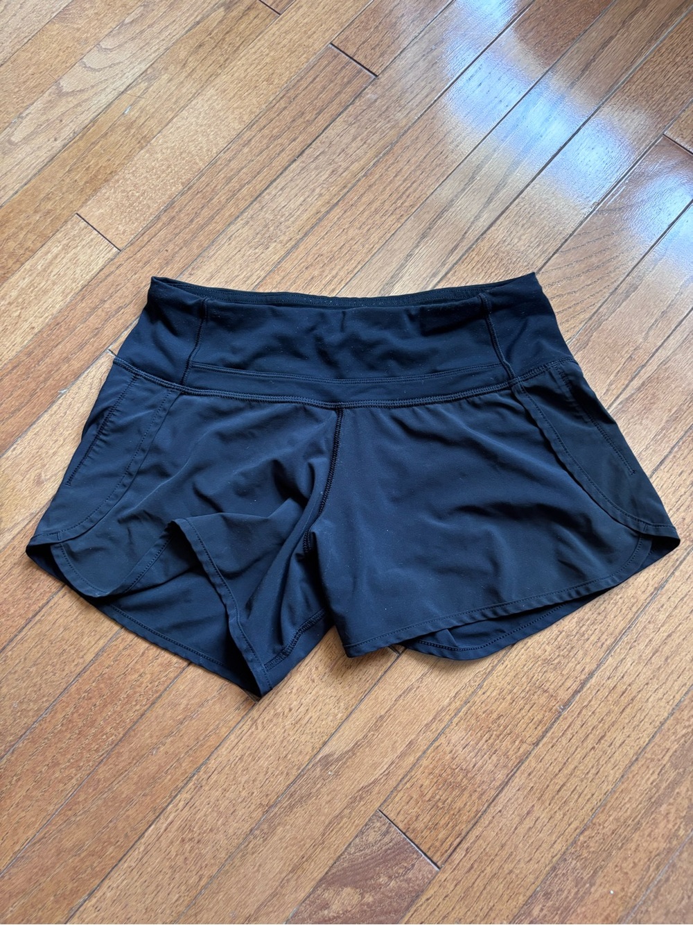 Lululemon Speed Up Shorts 4 in. - Picture 2 of 5